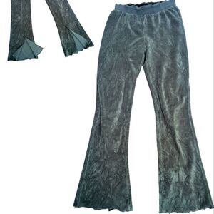 Olive green flare Velvet pants with slits at the back size S urban Outfitters